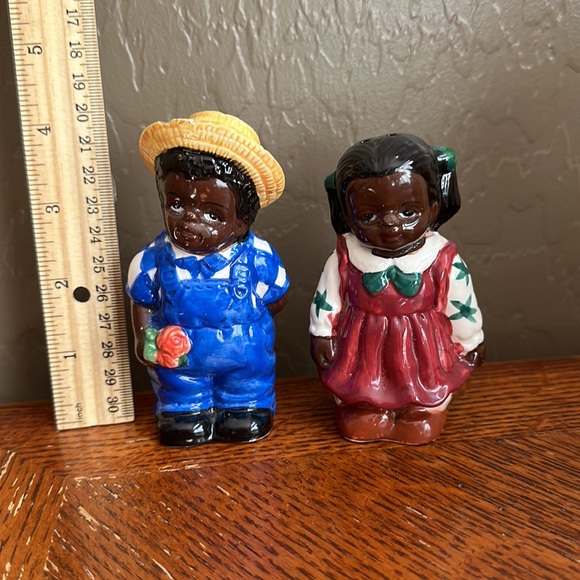 Holiday at Home salt and pepper shaker set - Picture 5 of 8